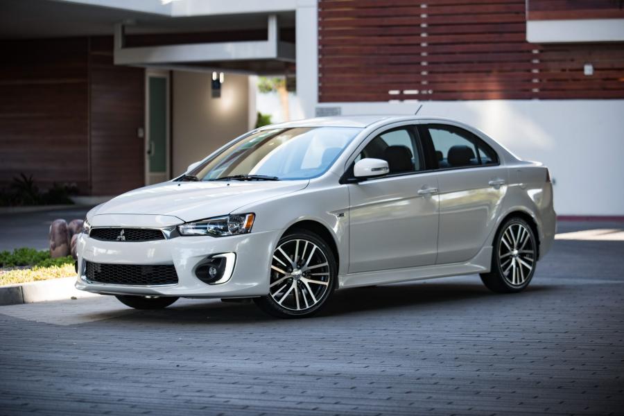  Mitsubishi Lancer SEL 2016 года  (NA) (фото 6 из 21)